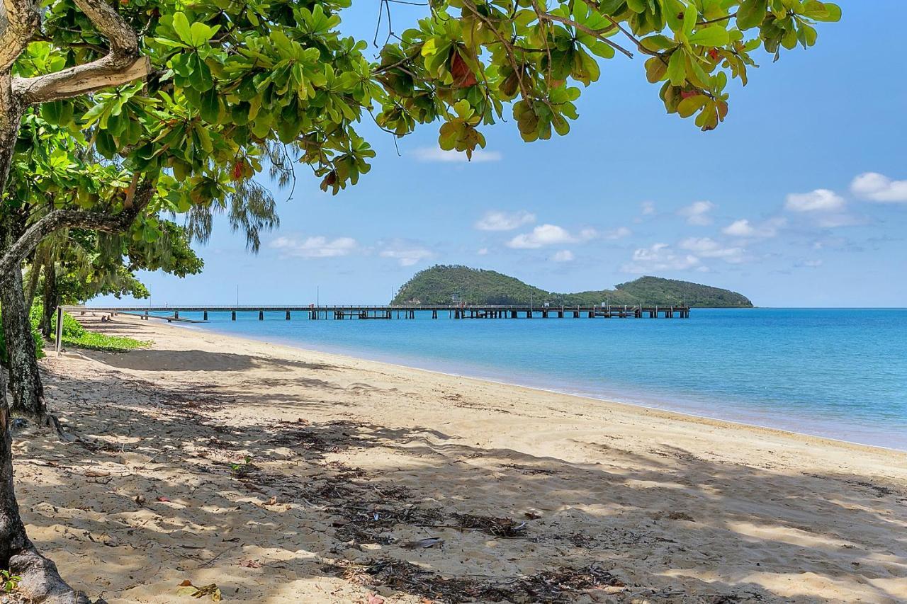 Beach Club Private Apartments Palm Cove Exterior foto