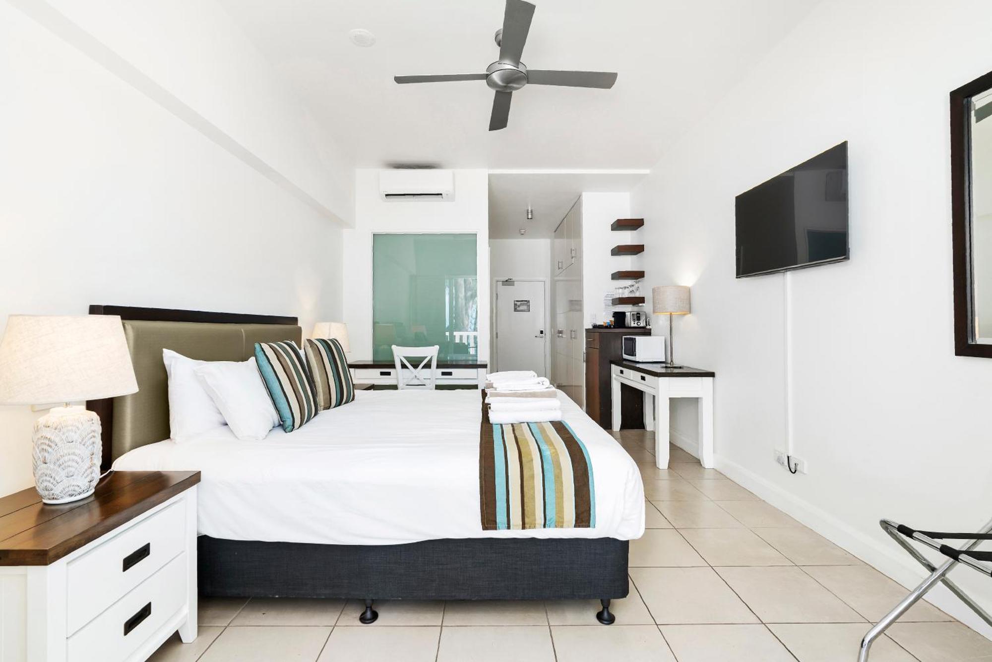 Beach Club Private Apartments Palm Cove Habitación foto