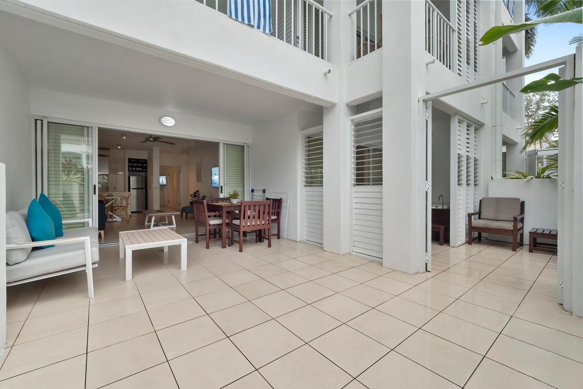 Beach Club Private Apartments Palm Cove Habitación foto