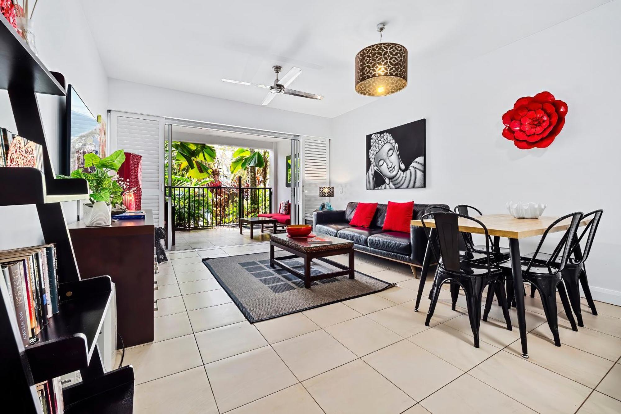 Beach Club Private Apartments Palm Cove Habitación foto